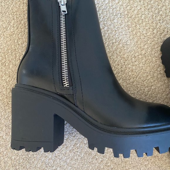 Urban Outfitters Black Zip-Up Boots Size 8 - Picture 4 of 8